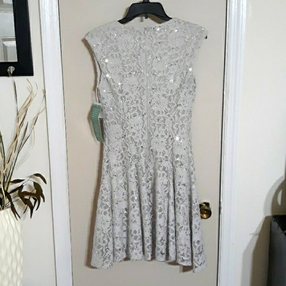 J. Taylor size 4 flowery lace and sequin mini dress - Picture 7 of 10